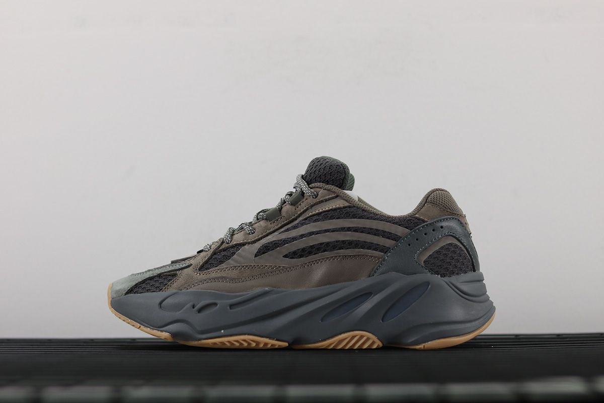 yeezy 700 berlin