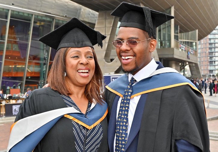 Extraordinary feat as mum and son graduate together. #UniversityofSalford #Manchester #SalfordQuays

ow.ly/sKT550vcPNg

#TheNubianTimes