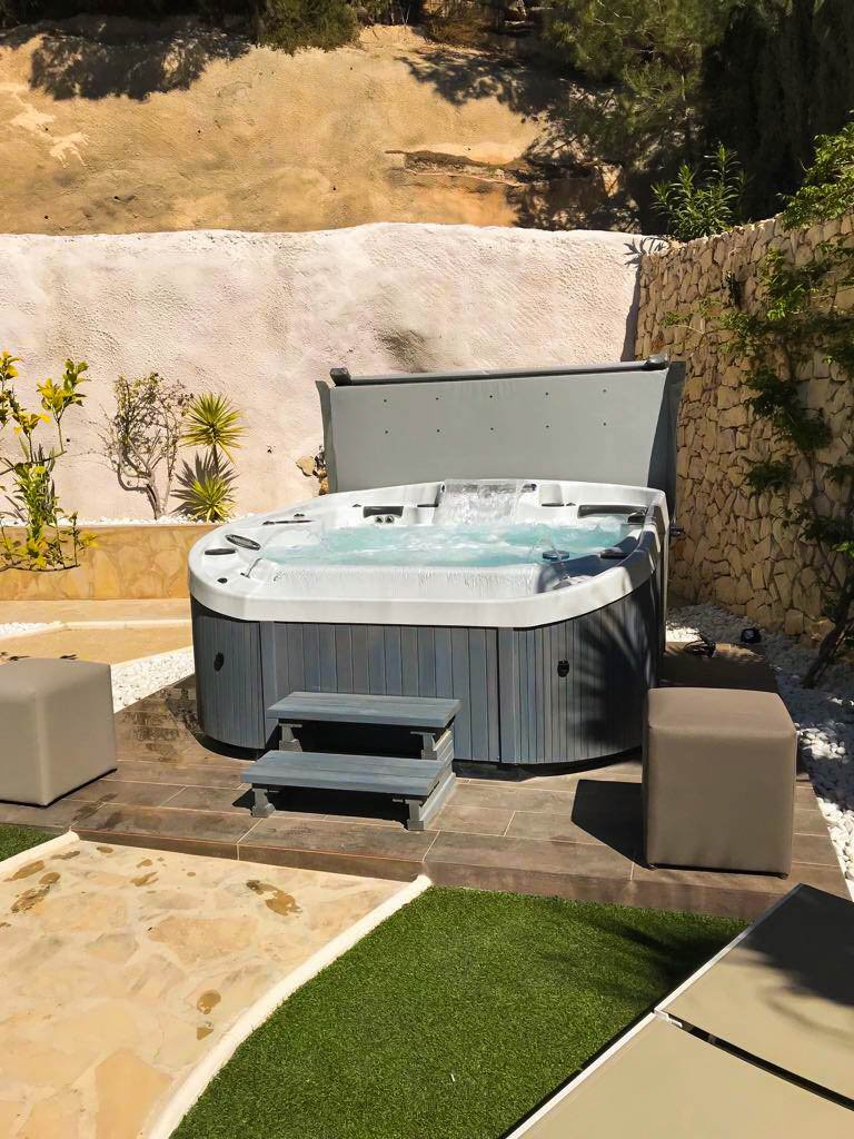 CoastSpas's tweet image. Coastal living is even better with an Infinity Edge Hot Tub! This spa is located across the world in Spain! 

coastspas.com #CoastSpas #InfinityEdge