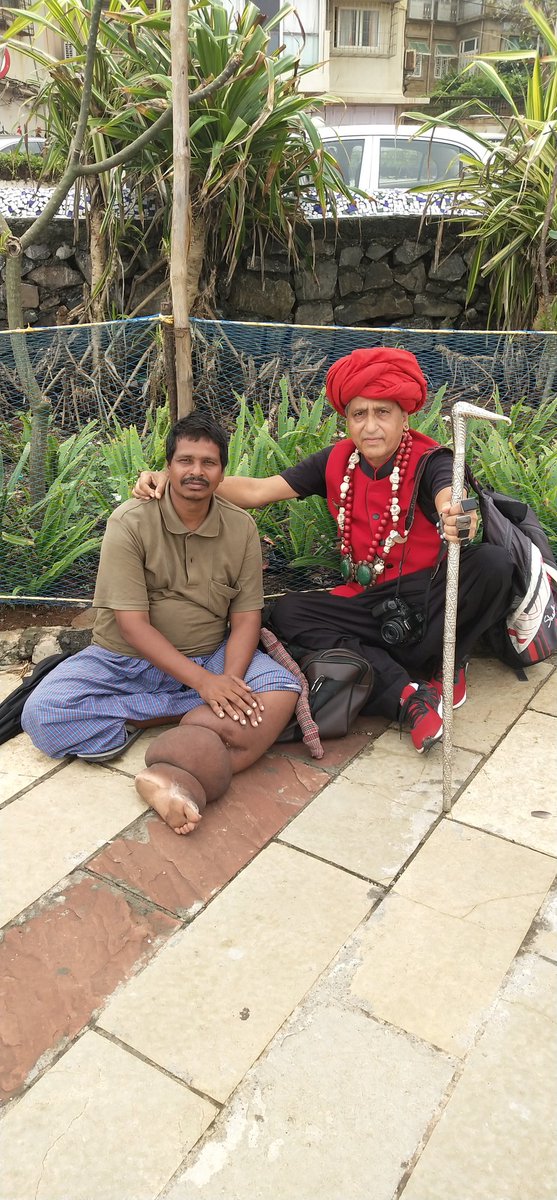 firozeshakir's tweet photo. Majid my beggar friend since 15 years comes to bathe at #Bandra Bandstand.
I meet him later at #MountMary
Majid has a wife and two beautiful children in #Kolkatta
#Elephantisis has made his life miserable.. Even the operation s failed.
#MuslimBeggars https://t.co/S828dxGJXs