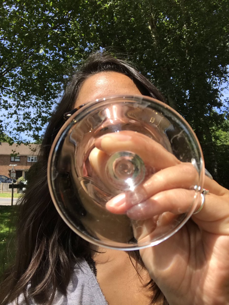 Was this you yesterday on the #HOTTESTDAYEVER, guzzling lovely cold Provence rosé?! You betcha! I’ve reviewed a recent bottle - head over to my blog to read all about my tasting experience of @fleurdemerrose, which is available to buy from @thebottleclub! skinandpulp.com/2019/07/26/tas…