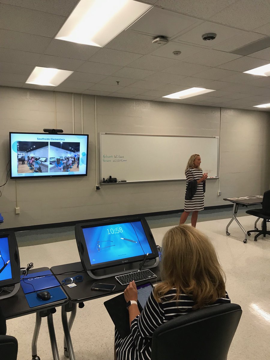 krisd74113968's tweet photo. Mrs. Moorhead from SSE discussing zSpace #WilsonCountyReads https://t.co/ntYnmH5uhk
