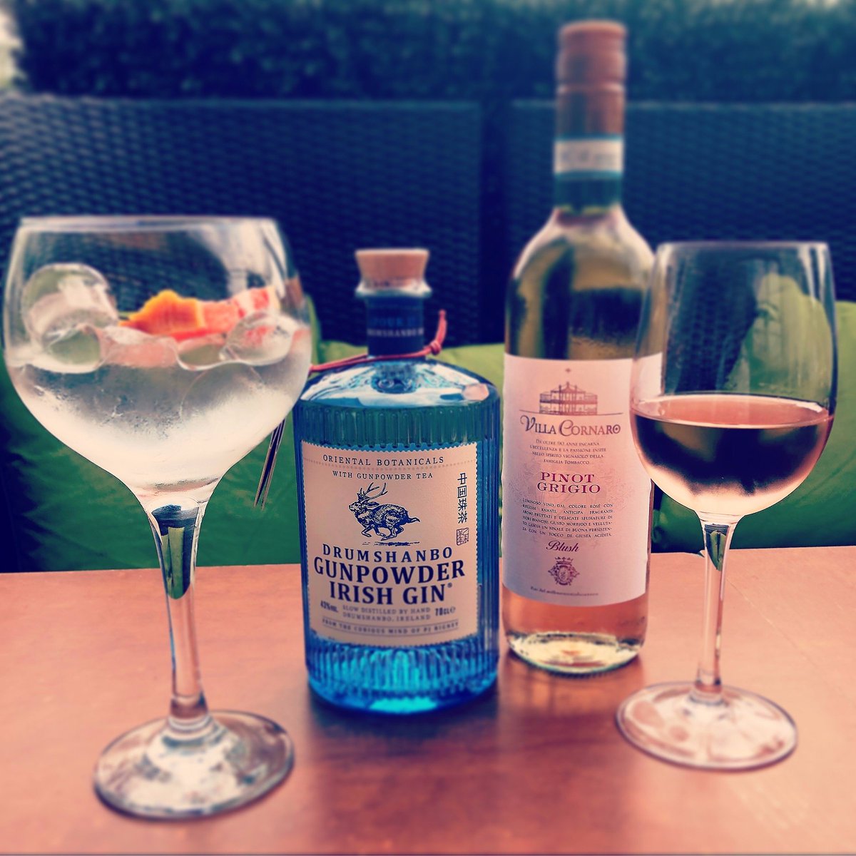 It's Friday -- start of the weekend. It's warm & sunny and we have just the thing to cool you down #friday #fridayfeeling #thankcrunchie #noworktillmonday #sunterrace #suntrap #beergarden #gunpowdergin #craftgin #wine #rose #pinotgrigio