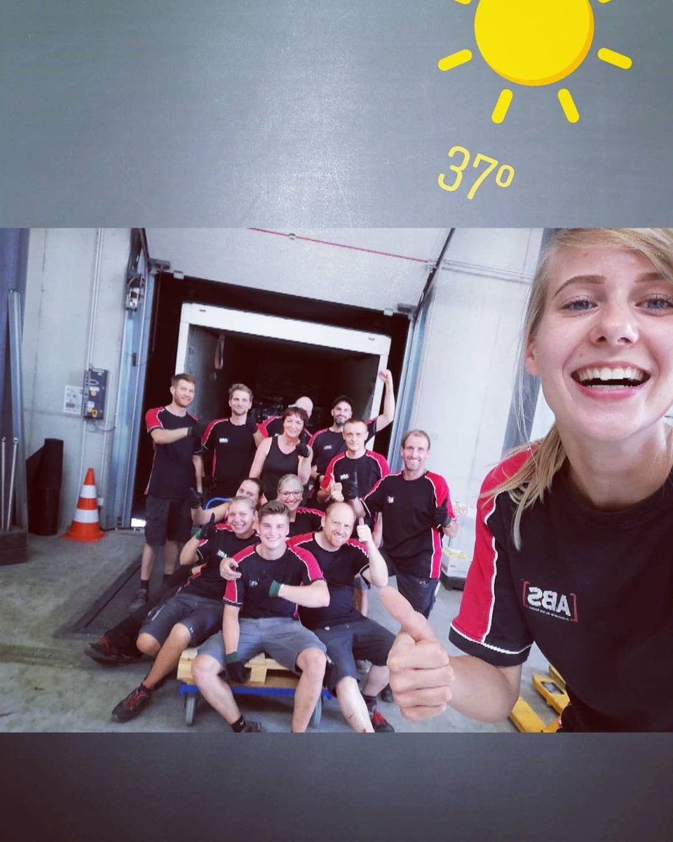 ABSSafetyGmbH's tweet photo. Die Woche mit #Rekordtemperaturen haben wir hinter uns gebracht 💪🏻 Jetzt geht es wohlverdient ins #Wochenende 🎉 Wir hoffen ihr habt unsere #Sonnencreme genutzt und einen Sonnenbrand entgegen gewirkt 😋 #abstusi #abssafety
#Team #teamLager #allezusammen #hitzewelle https://t.co/qaKtFWW6XW