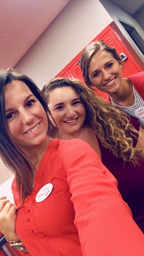Dianka421's tweet photo. Happy National Intern Day Jess !!!!!!!! ❤️❤️ https://t.co/S2buhq22tU