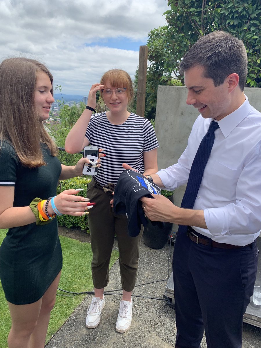 MFOLPDX's tweet photo. Met with someone who MIGHT be able to end gun violence in our lifetimes - presidential hopeful Mayor Pete Buttigieg. In 2020, vote as if your lives depend on it. Because they do. https://t.co/j7tqhHGclE