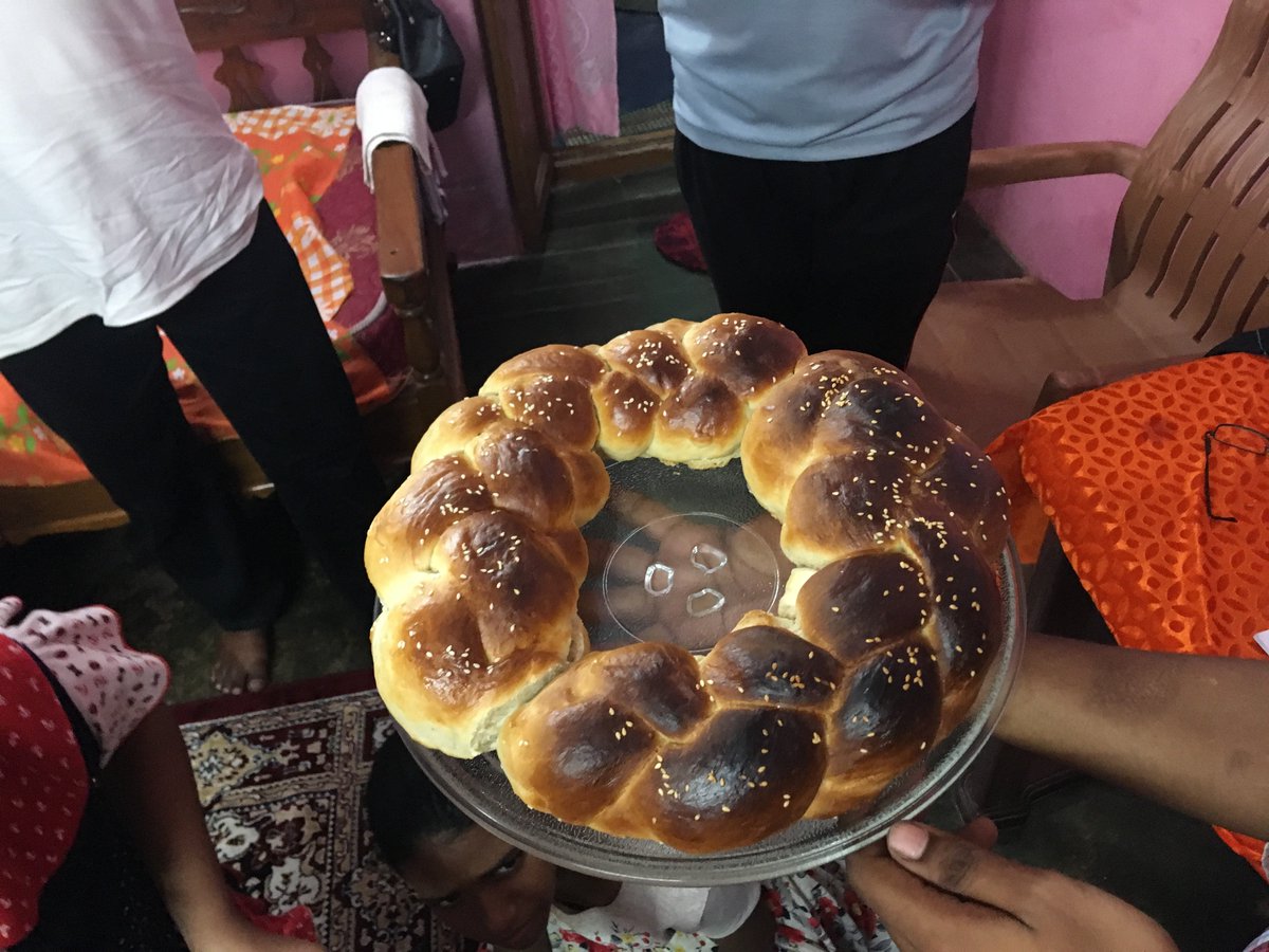 Kulanu_Inc's tweet photo. Shabbat Shalom from India!

A beautiful picture of delicious challah from Michal, a Kulanu Global Teaching Fellow currently teaching in India.  

Learn more about the program here:  https://t.co/2Fu50okBXL https://t.co/qRDEffILn4