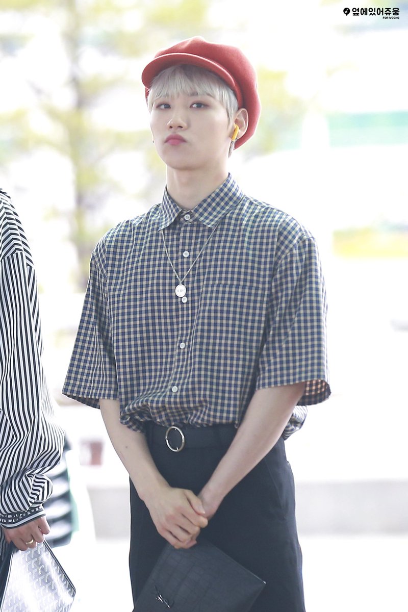 STAY_WITH_WOONG's tweet photo. 190726 인천 출국

-3- 웅이는 입아니구 부리임이 분명해
너무너무 귀여운 웅부리 🐤

#전웅 #웅 #JEONWOONG
#AB6IX #에이비식스
#웅이짱 #웅이꽃 https://t.co/CDWmSbZTVh