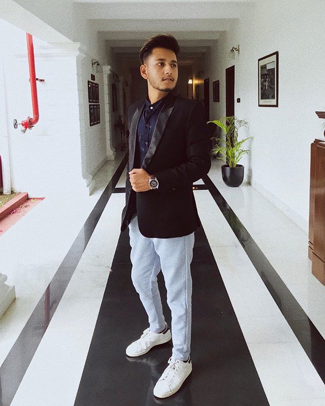 ashu30812's tweet photo. “Your Life does not get better by Chance. It gets Better by CHANGE”. #BusinessMeet #businesscasual #JourneyOfChange❤️
· comment below📮·
Follow @enchant._.lothario 
Follow @enchant._.lothario 
Follow @enchant._.lothario 
Follow @enchant._.lothario .
.
#NewBeginnings #Business… https://t.co/ut4KjD7rly