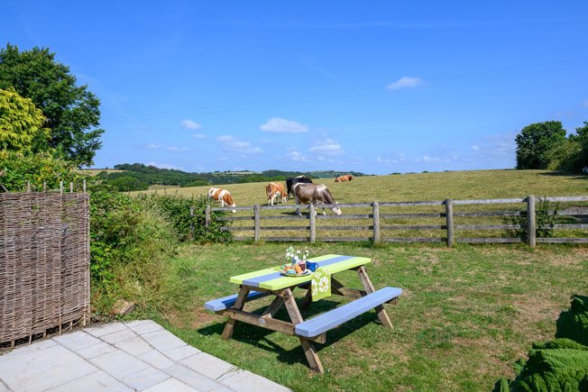 AspectsHolidays's tweet photo. New property!
Introducing Fowey View, Fowey!
Enjoy idyllic countryside views from Fowey View, a wonderful rural retreat sleeping 4. After exploring Daphne du Maurier's Cornwall, return to Fowey View for a BBQ in the garden.
Find out more: https://t.co/MpWWOHbb7D https://t.co/vNh6cg2pqf