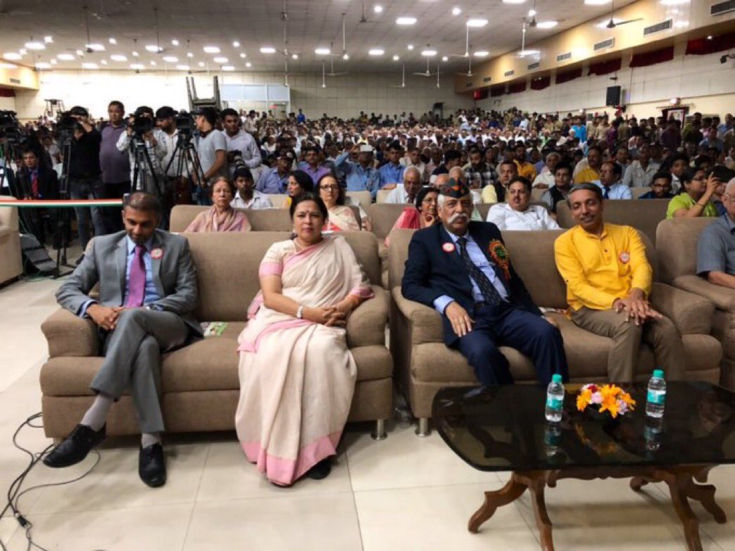 M_Lekhi's tweet photo. With the veer naris & veterans to commemorate #20YearsOfKargil #20YearsOfKargilVijay . Grateful nation remembers its brave and bows before them. याद करो क़ुर्बानी
शिकायत मौत से नहीं , अपनों से हैं मुझे
ज़रा आँख , क्या बंद हुई , वो क़ब्र खोदने लगे 💐💐🇮🇳 https://t.co/UZN5QzAY1Z