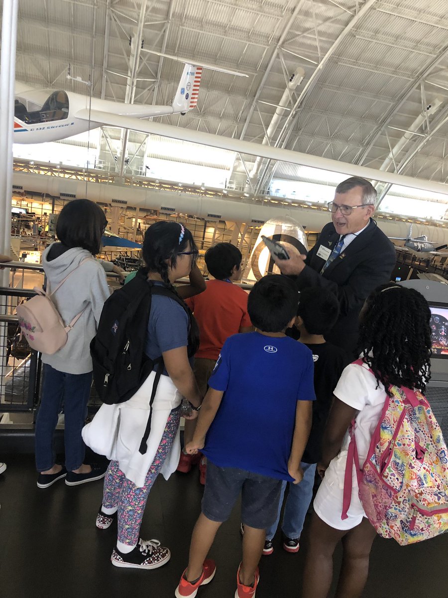 MarissaGoldman2's tweet photo. Young Scholars in Chantilly exploring the Air and Space museum!  @BraddockElem #FieldTrip https://t.co/FxlAy7GnsY