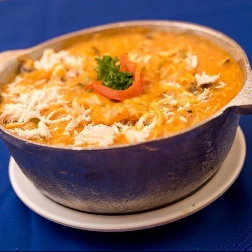 ElTrapichepty's tweet image. Tamal de olla , delicioso para el almuerzo con arroz blanco y una limonada con raspadura bien fría #pasionporlopanameño #panama