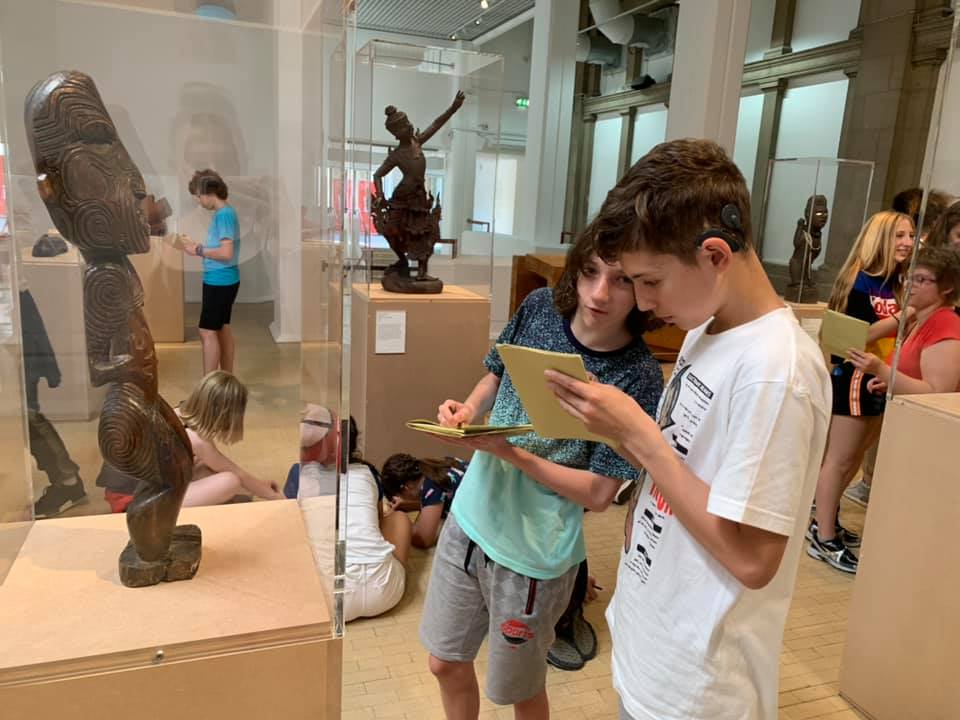 eurociu's tweet photo. THURSDAY #EuropeanFriendshipWeek 
Day in @Leeds, at the art gallery. #CochlearImplant Teens are learning to express their emotions through art.🙂 #ArtGallery

#CochlearImplants &amp; #HearingLoss https://t.co/DXL6nkMseX