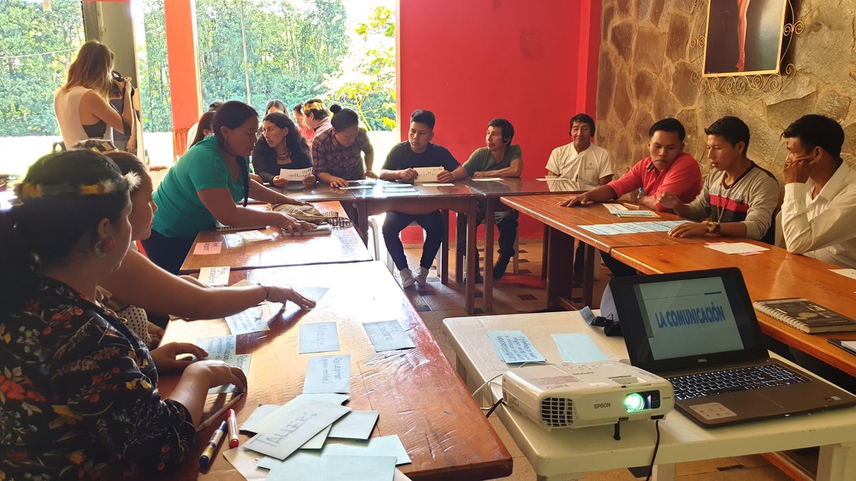 F_EcoCiencia's tweet photo. Mujeres y hombres de la Nacionalidad Waorani participaron del Taller de Formación en Comunicación en la Tena, los días 11, 12 y 13 de julio. A través de las herramientas aprendidas podrán crear productos comunicacionales para el rescate de conocimientos ancestrales #BOSplus https://t.co/UDR2LKQr2p