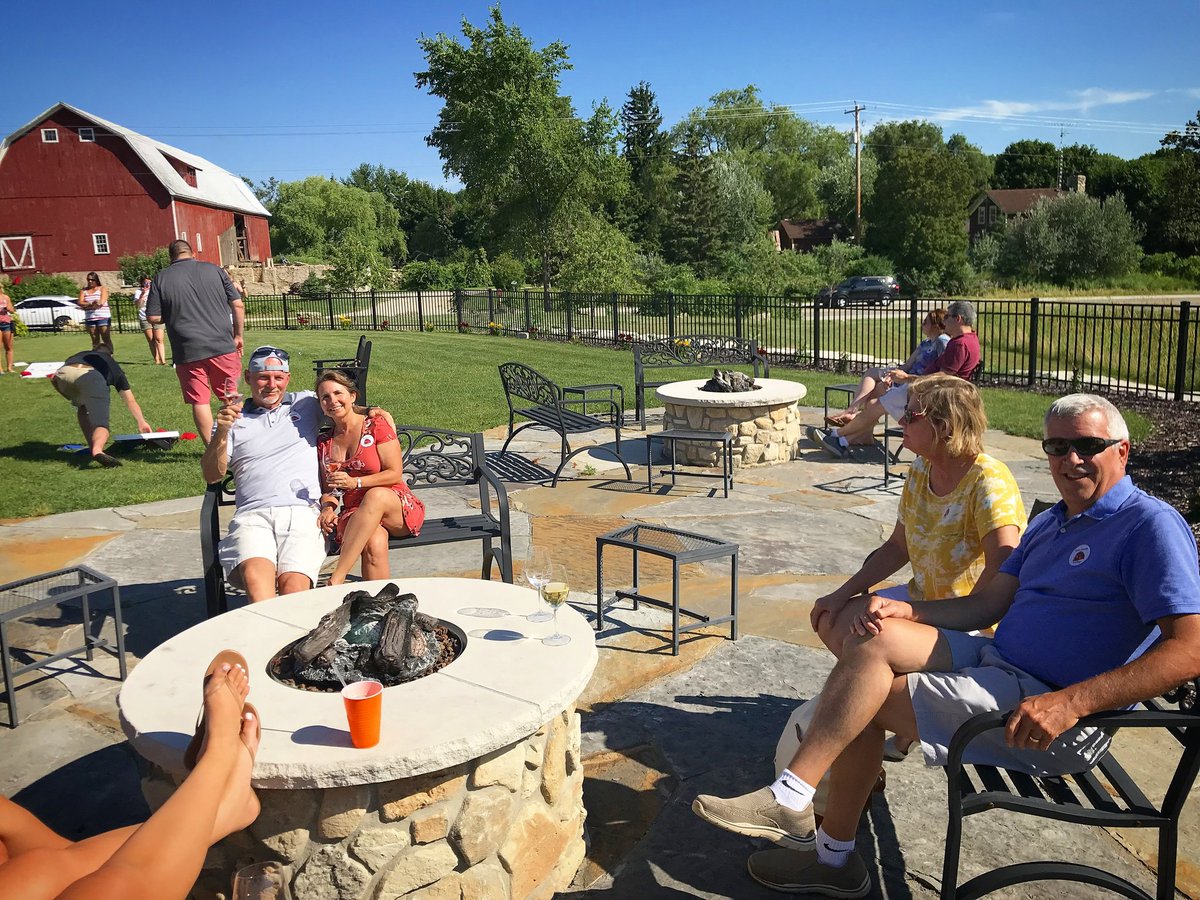 DCTrolley's tweet image. Join us on the Uncorked Tour for a few glasses of wine and appetizers! #doorcounty #doorcountytrolley #trolleytour #wine #appetizer #fun