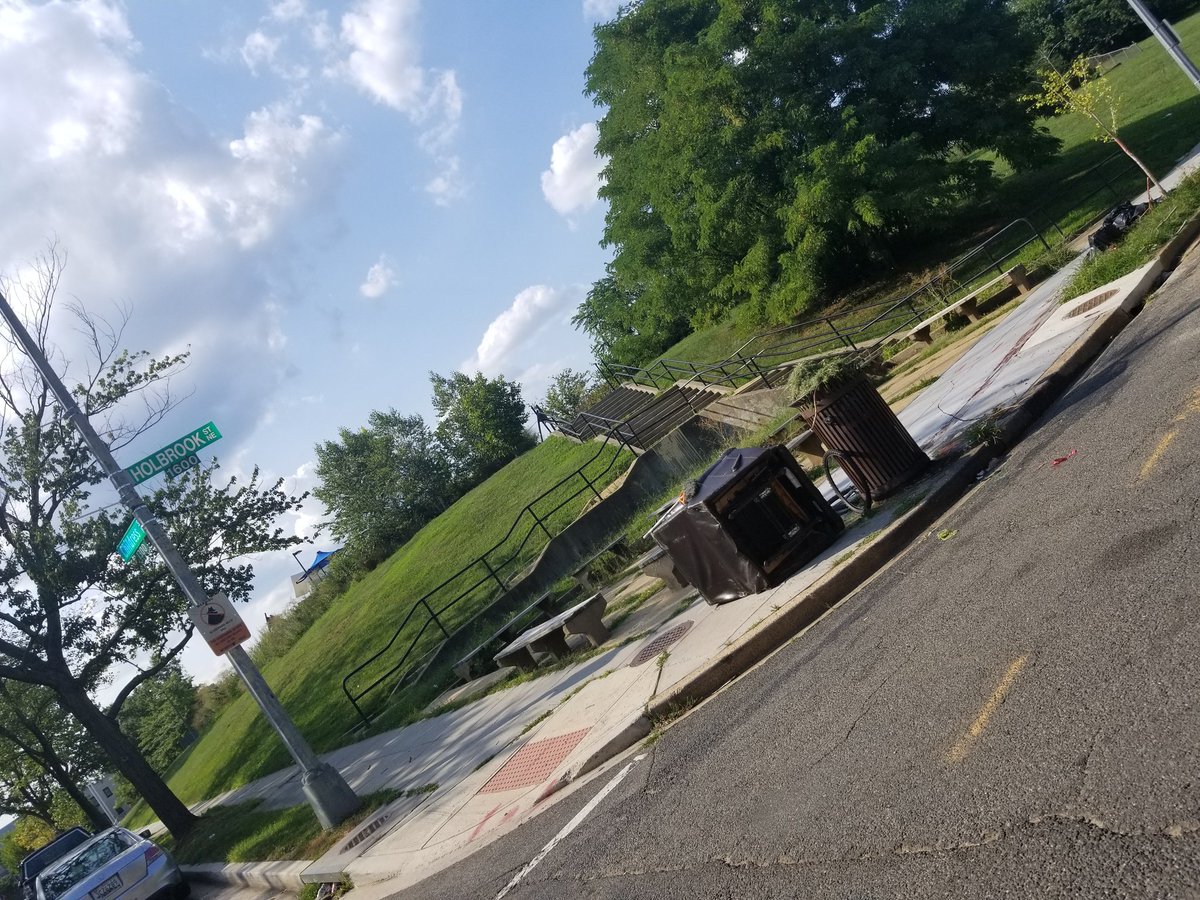 ShropANC5D02's tweet photo. @DCDPW Problem area at Holbrook St and Childress St. More illegal dumping appeared today. #TrashfreeDC #TrinidadDC https://t.co/toFqtuVoIc