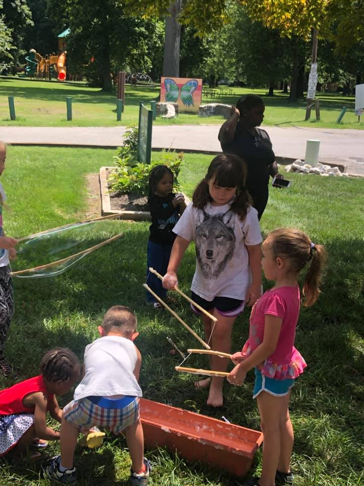 SouthsideStars_'s tweet photo. SSYZ youth went to BubbleFest at the East Branch Library!
Good friends, new friends, bubble, and science... Yep it was an awesome day!
#EVPL #SSYZ https://t.co/h6jrGX3WS8