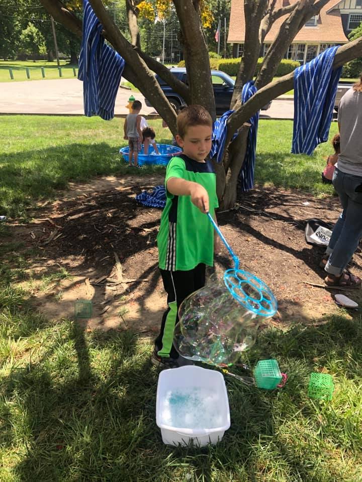 SouthsideStars_'s tweet photo. SSYZ youth went to BubbleFest at the East Branch Library!
Good friends, new friends, bubble, and science... Yep it was an awesome day!
#EVPL #SSYZ https://t.co/h6jrGX3WS8
