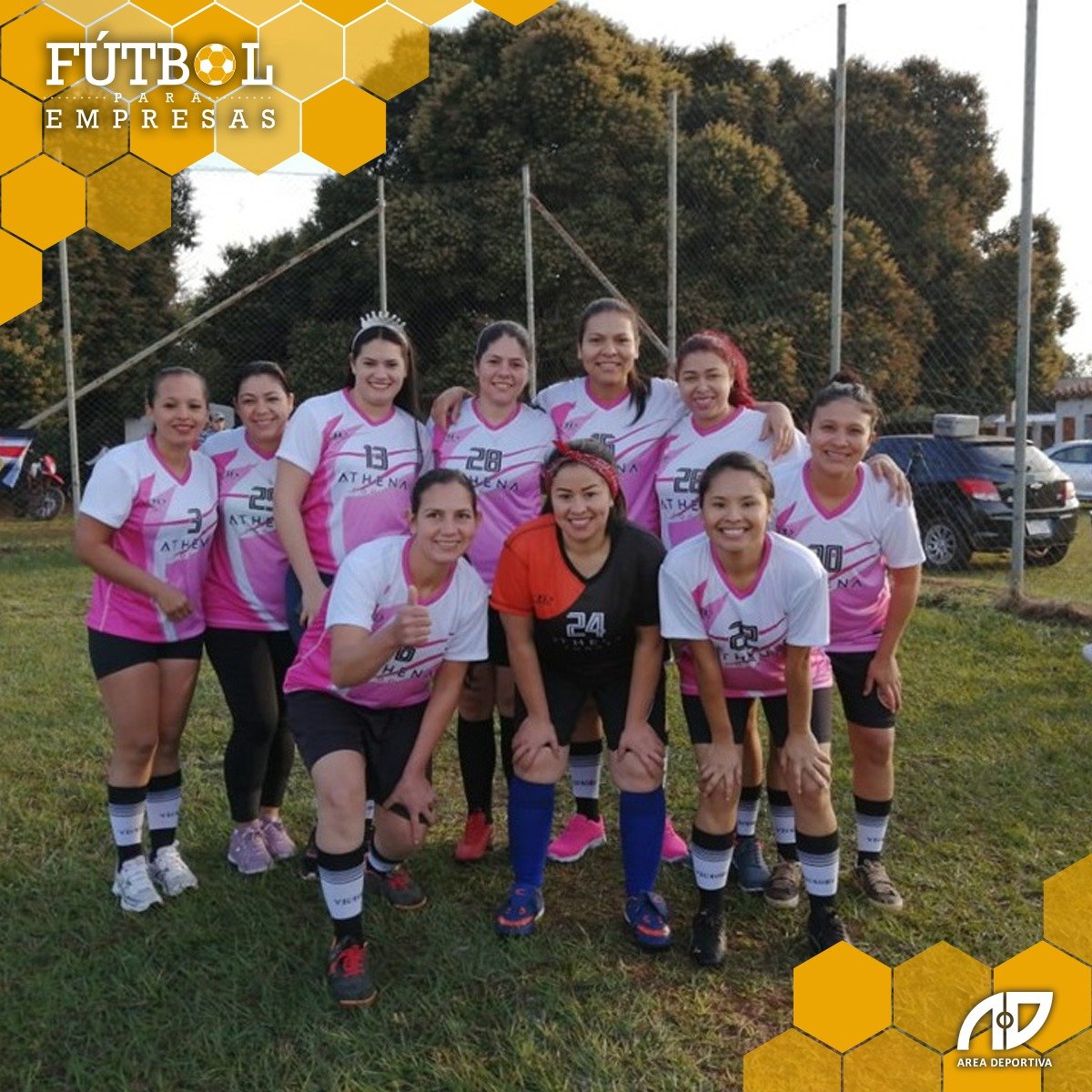 AreaDeportivaPy's tweet photo. Aquí te dejamos unas fotos de la Copa Athena Foods 2019. 🏆 ⚽ 🏃

#FutbolParaEmpresas #Frigomerc #FutbolAmateur https://t.co/V6tqOt2ZNz