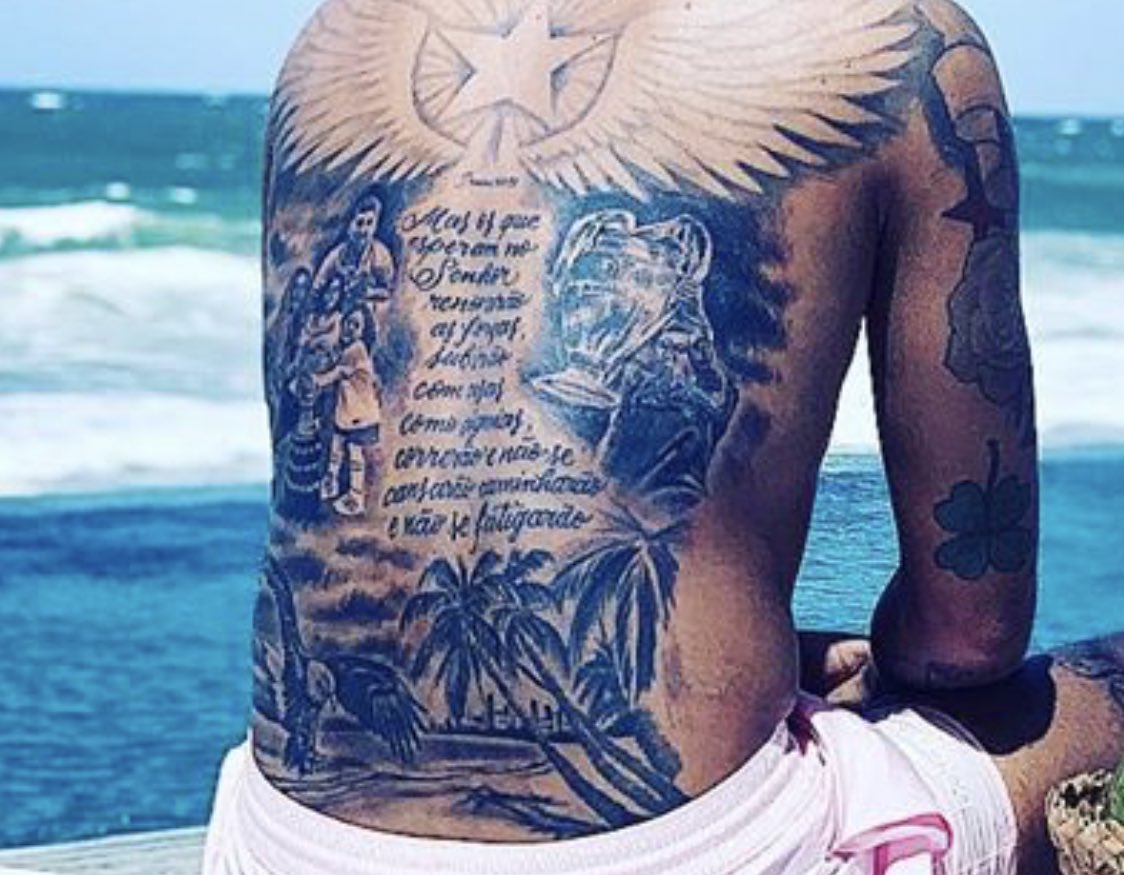Uživatel LFC Transfer Room na Twitteru: „📱SOCIAL MEDIA | Bobby Firmino got himself a new back tattoo while on vacation, in honor of the magnificent Champions League victory. Thoughts? 👌🏻👇🏻 /23RumctHkt“ / Uživatel LFC Transfer Room na Twitteru: „📱SOCIAL MEDIA | Bobby Firmino got himself a new back tattoo while on vacation, in honor of the magnificent Champions League victory. Thoughts? 👌🏻👇🏻 /23RumctHkt“ /