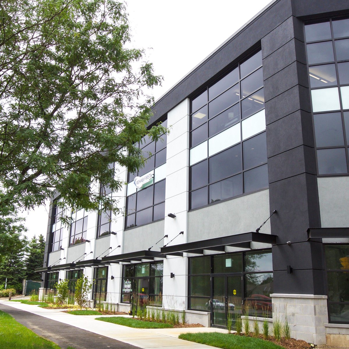 RehabFirstInc's tweet photo. Welcome to our new Head Office in London! This state-of-the-art facility located at 201-1599 Adelaide Street North (behind Rexall &amp; Sobeys) allows for more assessment &amp; treatment space, extended hours, free parking, &amp; other benefits for our clients. #RehabFirst #LdnOnt https://t.co/wgDu4JzSKS