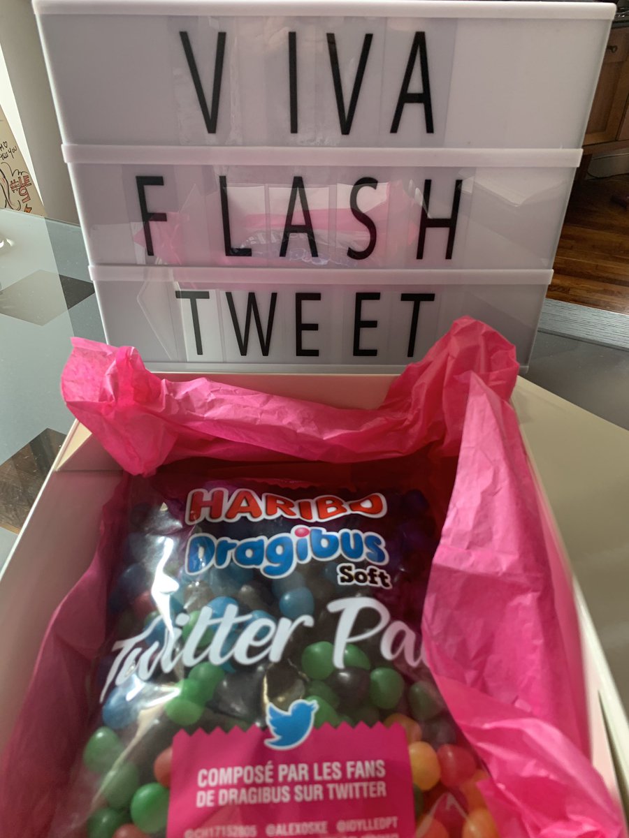 FlashTweet's tweet photo. 🙏Un énorme merci @MarcelAgency pour l’envoi du #DragibusTwitterPack. Et un grand #bravo à la #Team pour cette opération qui a donné naissance au 1er paquet de #Dragibus 100% #Twitter. Avec 32% de bleu, en hommage au #reseausocial 👍
On le dégustera lors d’un #FlashMeet ⚡️ https://t.co/nzxXSgOtrQ