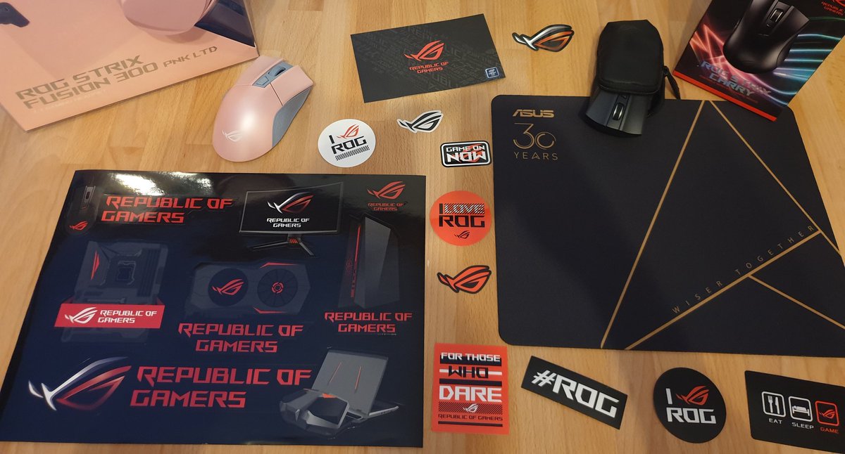 AndiGAMETV's tweet photo. Let's goooooo :) so viel 🔥🔥 #ASUSROG Hardware, Merch, Mauspads & Sticker auf einem Platz, bin ich hier im Paradies? 😅😂
Die Katzen mögen es jedenfalls auch :)
Close lookup kommt am Montagabend live on Stream!
#ROGStreamTeam @asus_ch
Danke! <3 https://t.co/XyQYheBZ7W
