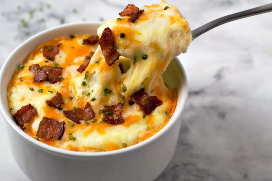 ChefOnABus's tweet photo. Mashed Potato Casserole Recipe for Two https://t.co/hxJPc1NyAo https://t.co/FFy2I5jojK