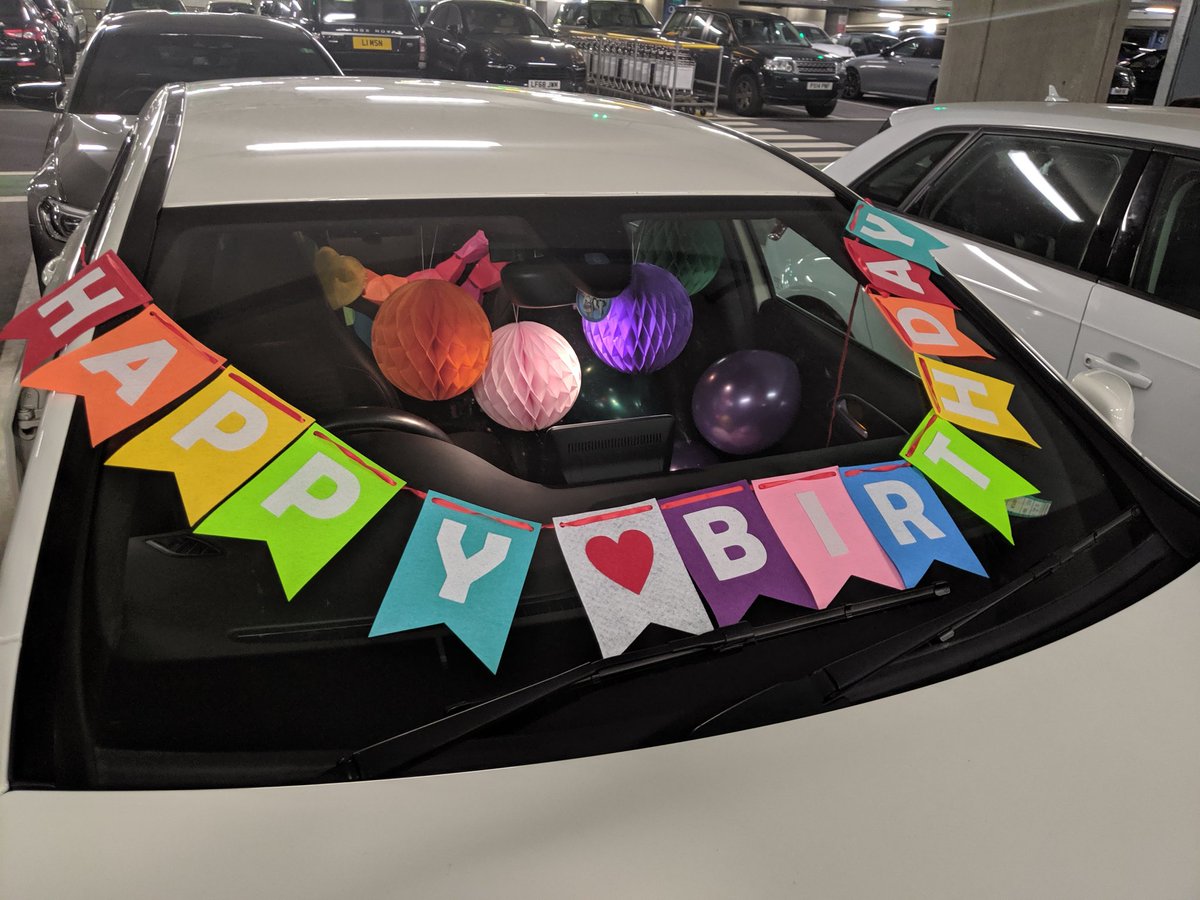 edd_sett's tweet photo. @HeathrowAirport @British_Airways 
This time yesterday, trying to surprise my girlfriend for her birthday when her plane was due to land from a fight for work. Due to the 5 hour delay she never got her surprise and I didn't get to see her on her birthday. Dissapointing evening😔 https://t.co/2g19VKTmHj