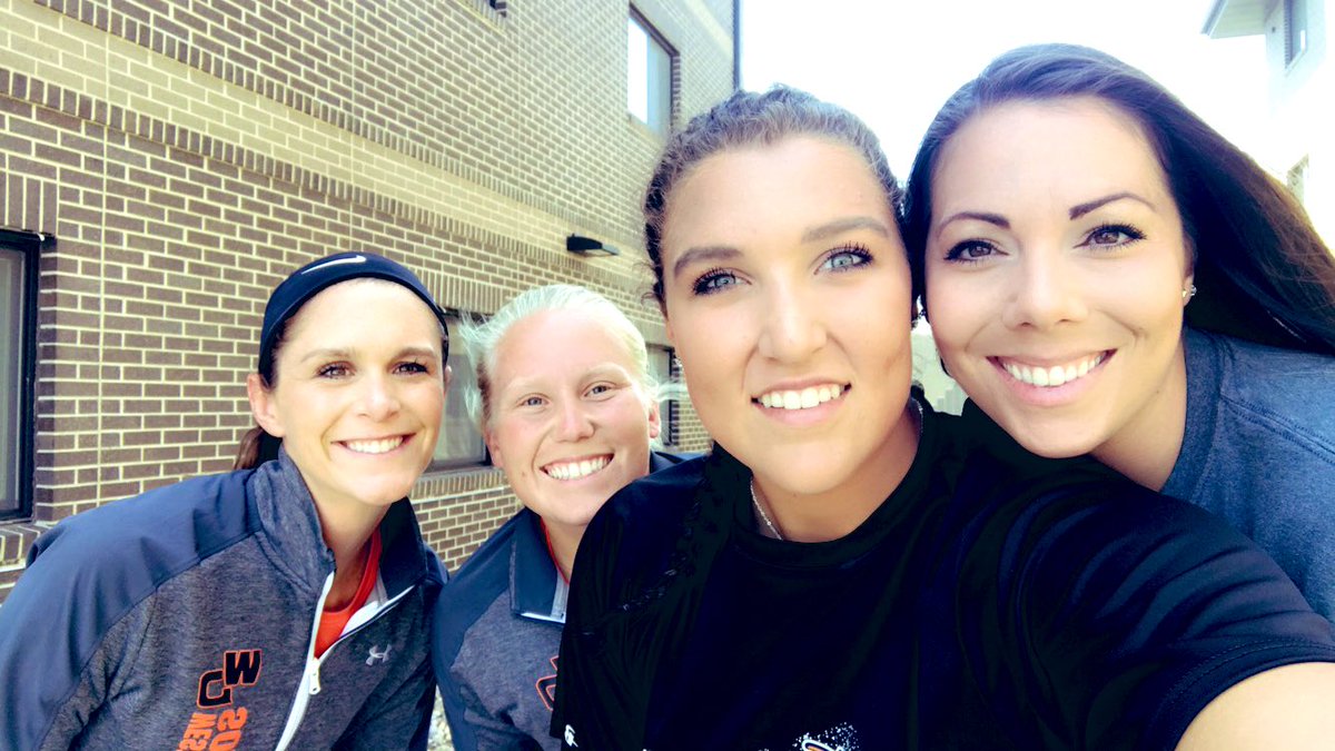 WDHawkSoftball's tweet image. Best Coaches in the State of Iowa🥎