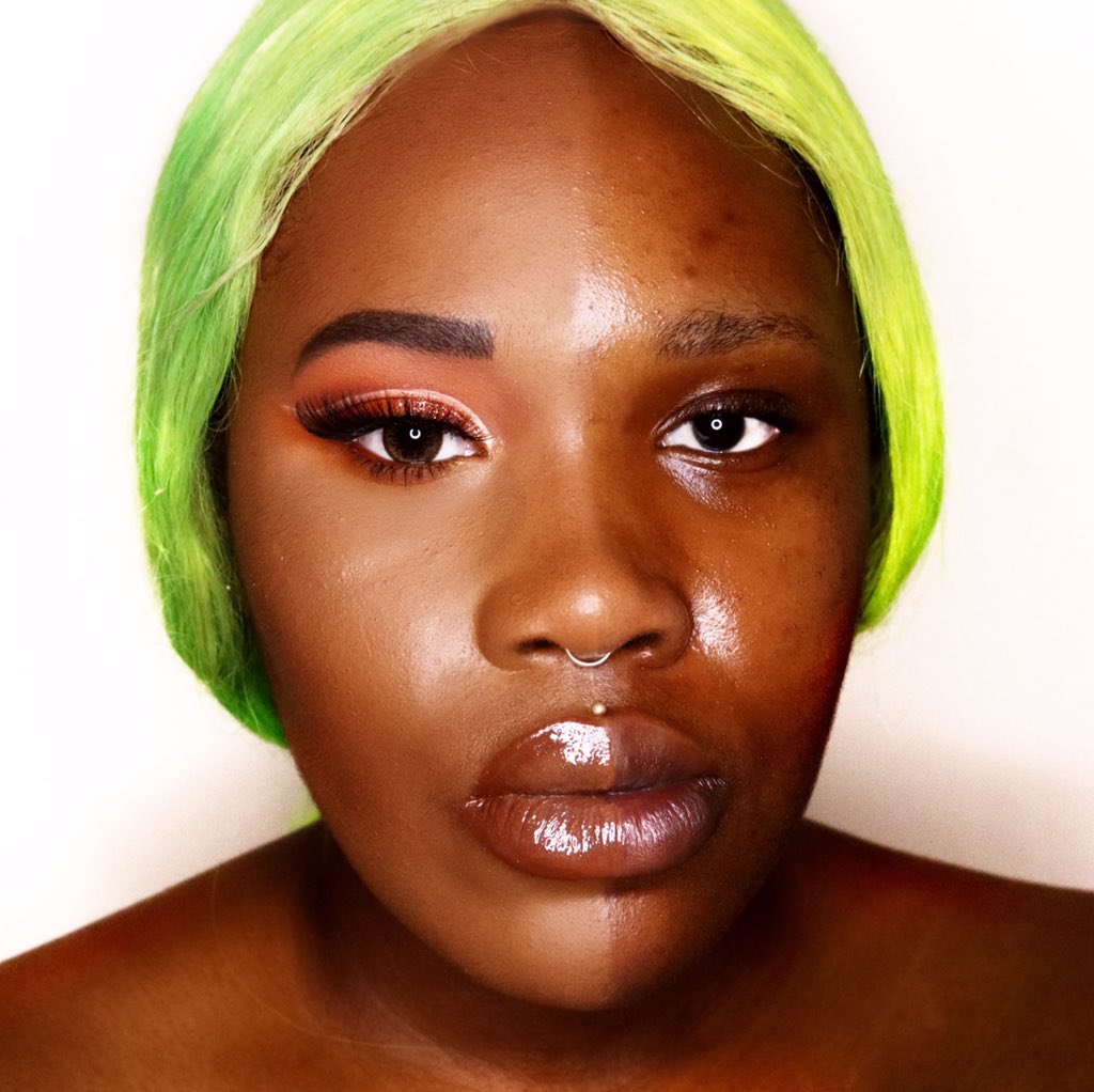 CrissyBea15's tweet photo. Powder of Makeup •
These last three months has been a bit crazy for me. From @NikitaDragun liking and commenting on my post to being chosen to be on my favourite beauty brand @MakeupRVLTN pr list😱😱 I’ve definitely come a long way🙌🏾 #powerofmakeup https://t.co/TPQWfaHmyc