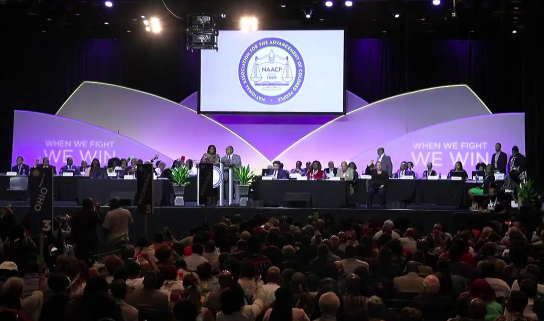 transformitfab's tweet image. Democracy, good stage design by FernExpo and Transformit IceFloes in action at the NAACP Presidential Candidates Forum.

buff.ly/2Yrh7ku