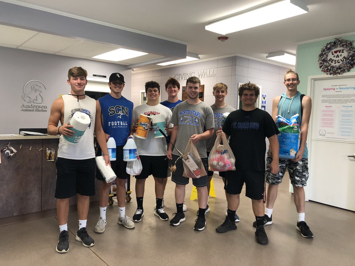 After we help the couple moved we went to Anderson Animal Shelter and donated stuff that they need for the animals <a href="/robertpomazak/">Robert Pomazak</a> #BigBoysClub #Sleflessweek