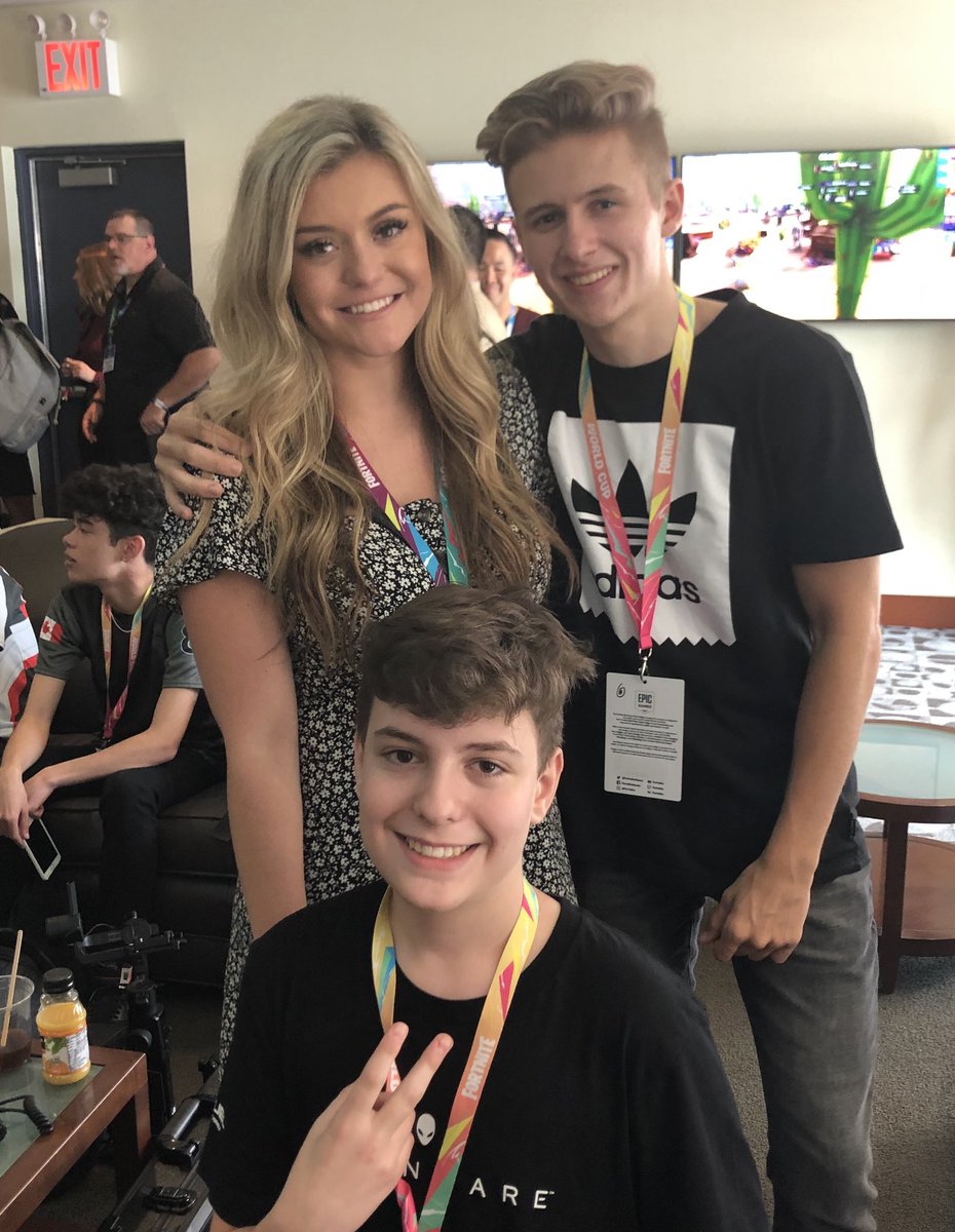 the family is so cute <a href="/Symfuhny/">Symfuhny</a> <a href="/xbrookeabx/">🤔</a>