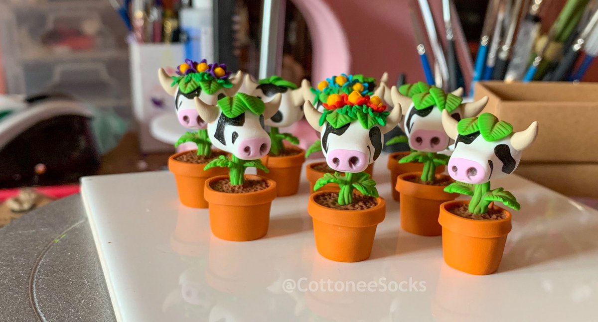 CottoneeSocks's tweet photo. 🔔 Cowplant alert! 🌱🐮 This little herd is ready for adoption - they’ll be up on Etsy in 10 minutes!! 👀 https://t.co/8dqUVPNGv4 #TheSims4 @SimsCreatorsCom https://t.co/H638BI0rOw