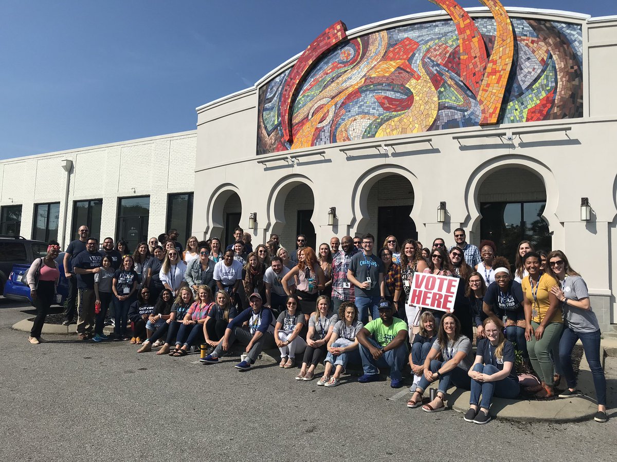 conexion_tn's tweet image. So many voters today! Have you voted yet? Polls open until 5:30pm today. Remember: tomorrow is the last day to vote. Polls open from 8:30-4:30. Join Conexión Américas on Saturday from 10:30-12 for a free paleta at Azafrán Park!