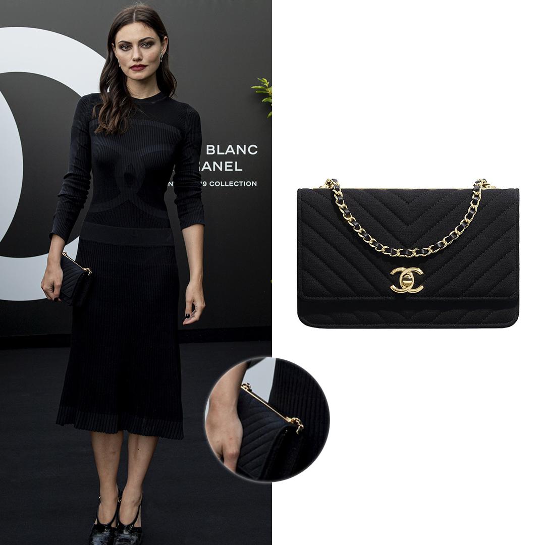 Dress Like Phoebe Tonkin on X: 11 July [2019]  Attending Noir Et Blanc De  Chanel - Fall-Winter 2019 Makeup Collection wearing #chanel Plume De Chanel  Earrings in 18K, White Gold, Diamonds