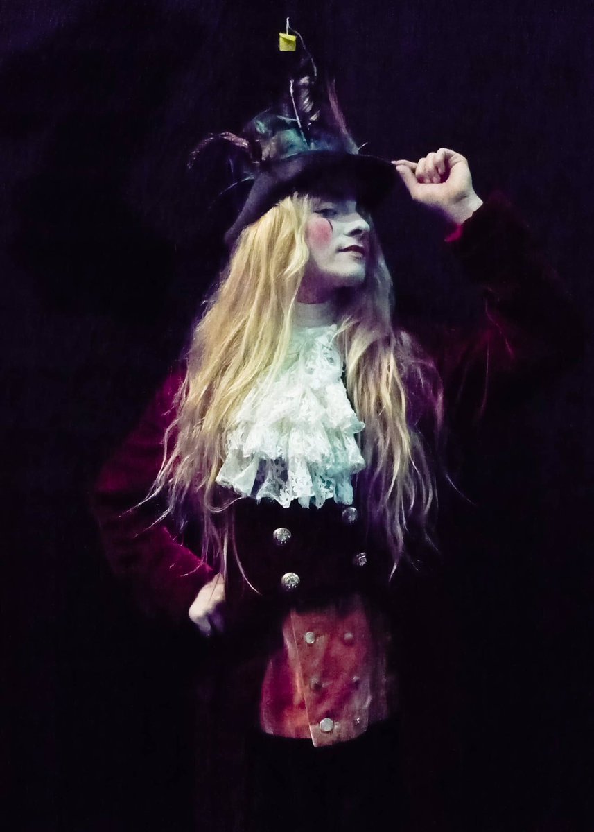 LondonExVariety's tweet photo. The unbelievably brilliant clowns @JuliaMasli and Julie Nesher from  @thepushkinettes will be live at London Experimental Variety Show tomorrow night! #hilarious #sherlock #legs #WOW https://t.co/Ne5TH9l13x