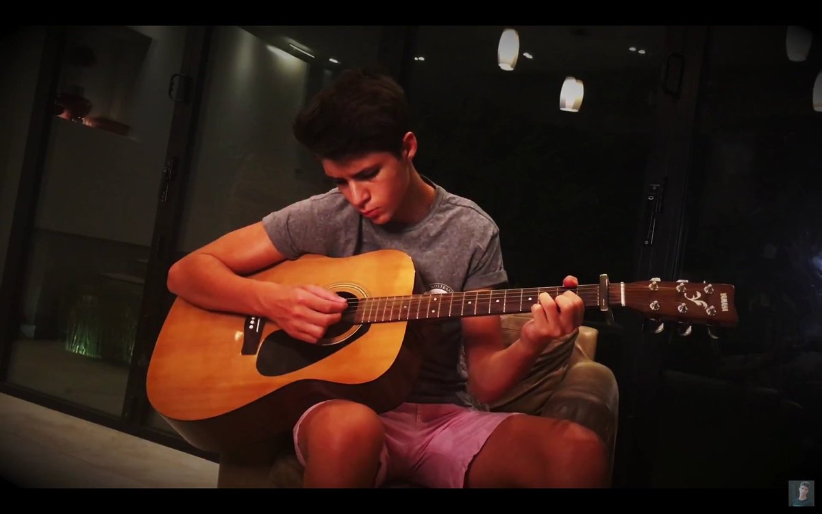 max280277's tweet photo. @JamesBakian  performed 3 amazing covers by Post Malone : "JACKIE CHAN", "BETTER NOW" and "SUNFLOWER". Which one is your favourite? 
@AndrianhoSunda3 @AnkitRa97560512 @Berger9Ed @gimmethebeat @mbch331 @PabloAEGV @PaulThePromoter @rich_farley 

https://t.co/hCLo4L4wQz https://t.co/yDAz1TQYsQ