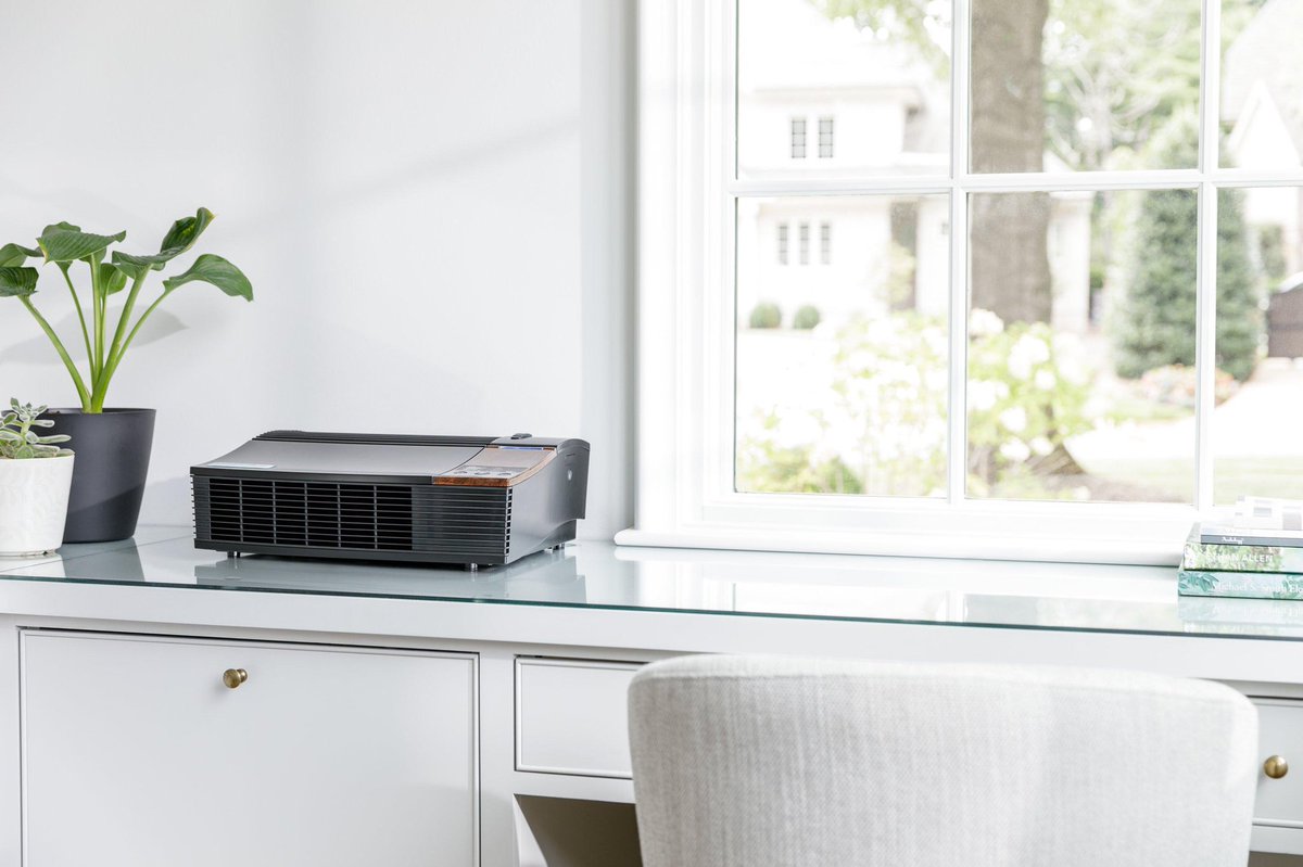triadcleanhome's tweet photo. The Oreck Professional Air Purifier. Lifetime filter with Truman Cell technology #triadcleanhome #clean #airfilter #air #airquality #indoorair #indoorairquality #smoke #smokers #pets #allergies #pollen #birds #home #office #oreck #oreckairpurifiers #vacuumshop #vacuum #shoplocal https://t.co/UjEZVEbM0P