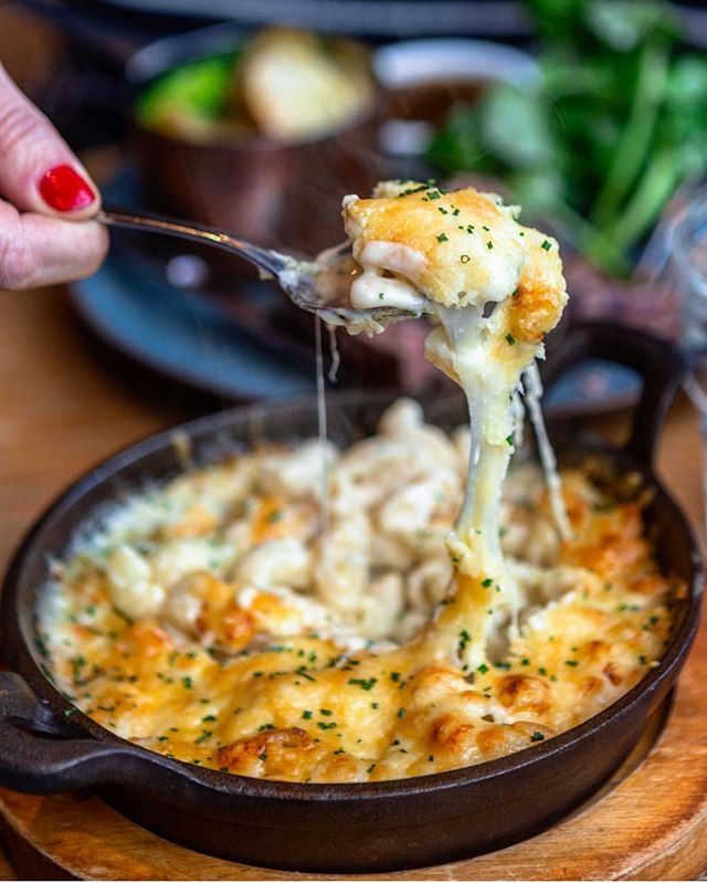 stokehouseuk's tweet photo. Since the weather has cooled down a bit we are back at enjoying mac’n’cheese😋 #stokehousevictoria https://t.co/pKwnMKddsF https://t.co/UTLBqcxrZN