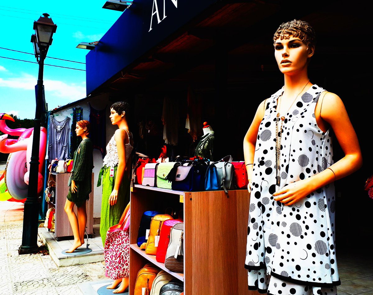 MccallumDeb's tweet photo. #Tsilivi #mannequins #giftstores #photography #Zakynthos #Greece https://t.co/r4HjrGDYrn