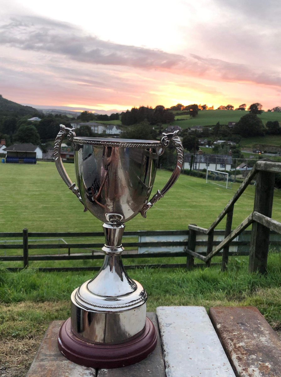 We have been crowned Summer Cup champions with a 3-1 victory over Llanfair! 

Excellent performance from the lads!

Brad Rollinson, Rudi Griffiths &amp; Will Cleaton with the goals

#Bulls

🧡🧡🧡