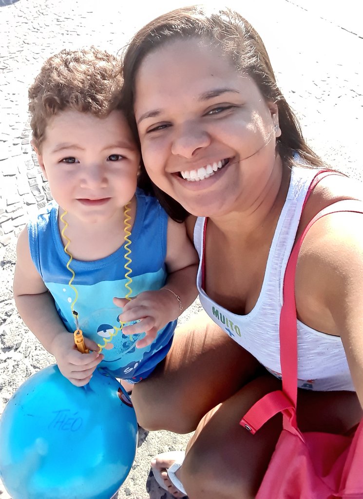 JMoonique13's tweet photo. De hoje com eles #Dindinha #Titia 😍💙💗 https://t.co/7ZmTk7yyFL