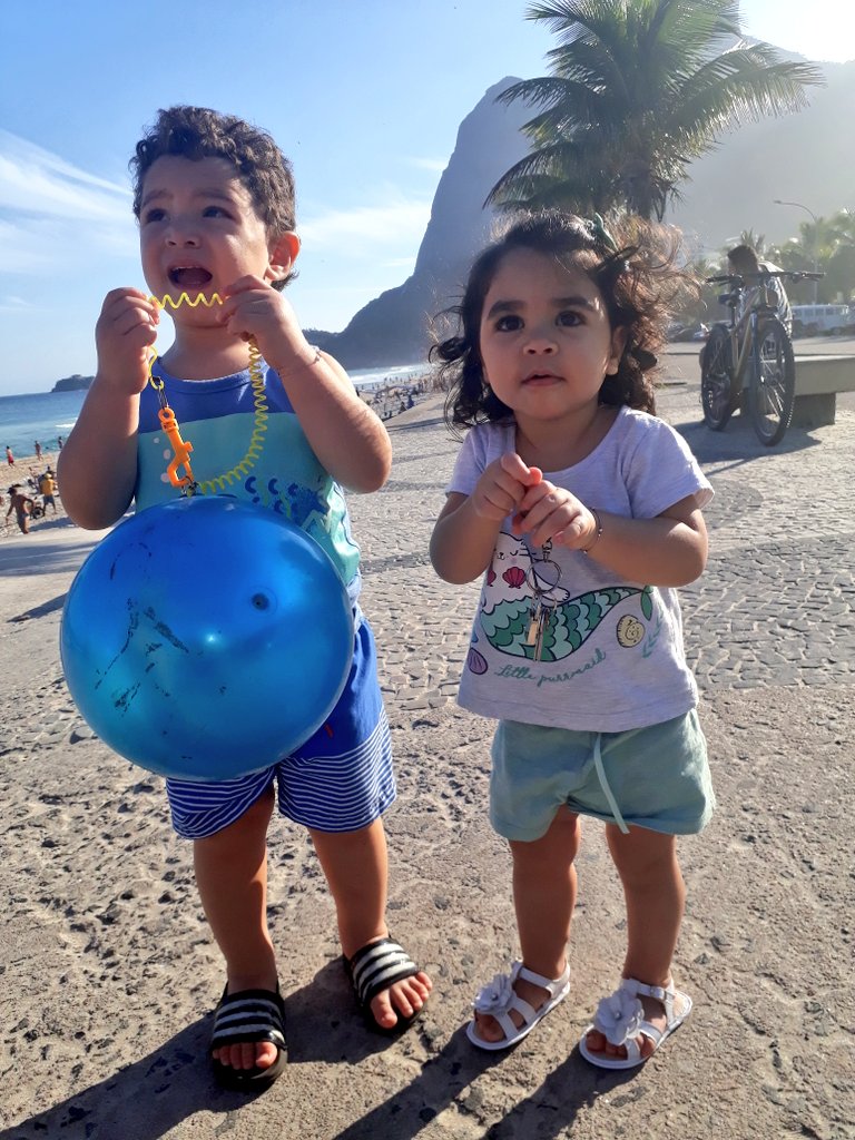 JMoonique13's tweet photo. De hoje com eles #Dindinha #Titia 😍💙💗 https://t.co/7ZmTk7yyFL