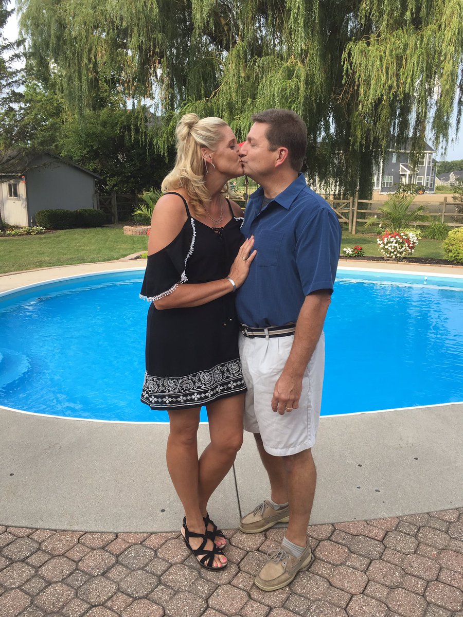 kimbrownie10's tweet photo. Happy Anniversary to my best friend!!!  I love you so much!!  Time to celebrate all weekend!!🍷🍺☀️💑🥰❤️ @Tomb4u10 https://t.co/YXDCHcOT0e