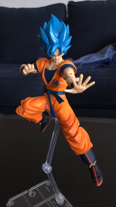 4 pic. Blue Goku!! #shfiguarts https://t.co/Hr4208U2Y7