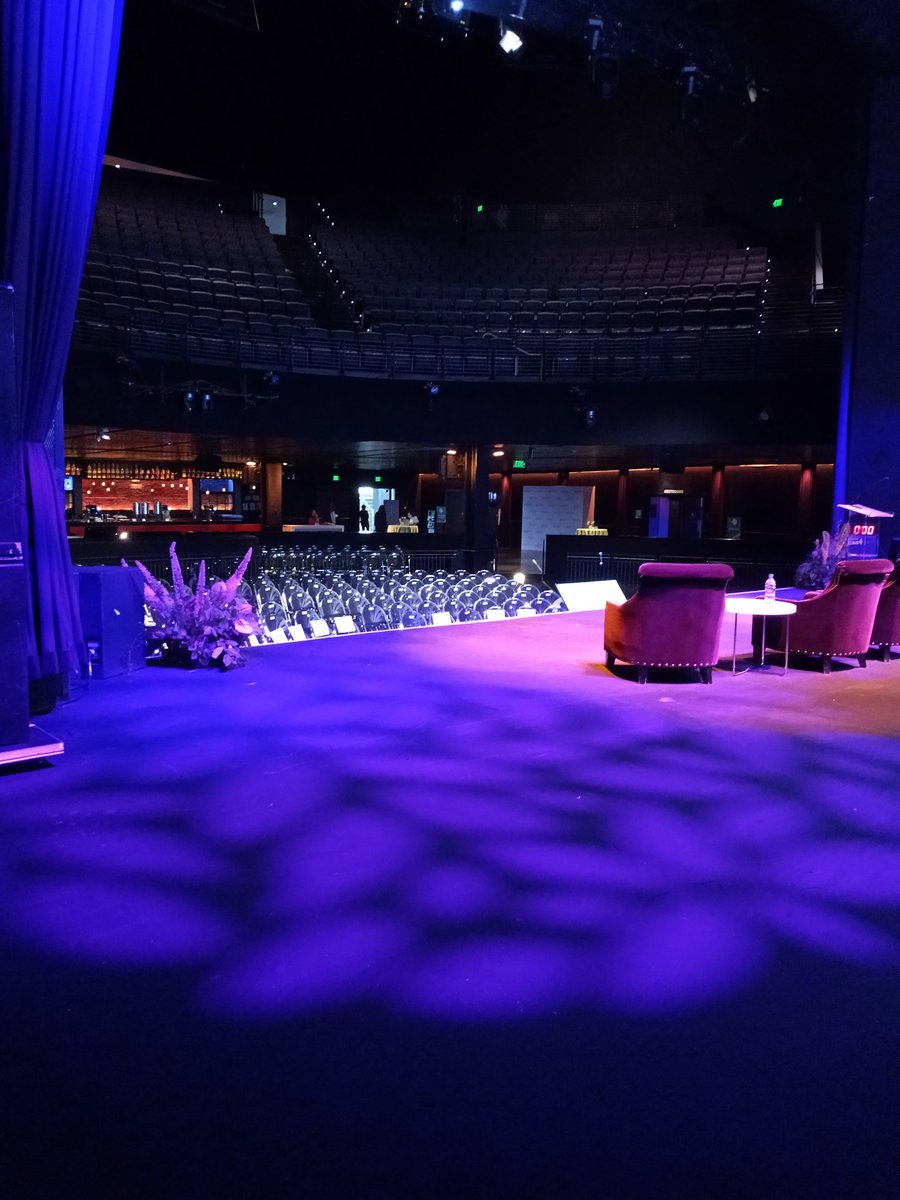 johnniejae's tweet image. Excited! Just got mic&apos;d up and we take this beautiful stage at 2:00pm to talk Leveraging Community for Innovation &amp;amp; Product Development. 
#InnovateWithAnitaB #InnovationCOLAB #anitab #womeninstem #womenintech #atribecalledgeek #indigeneity