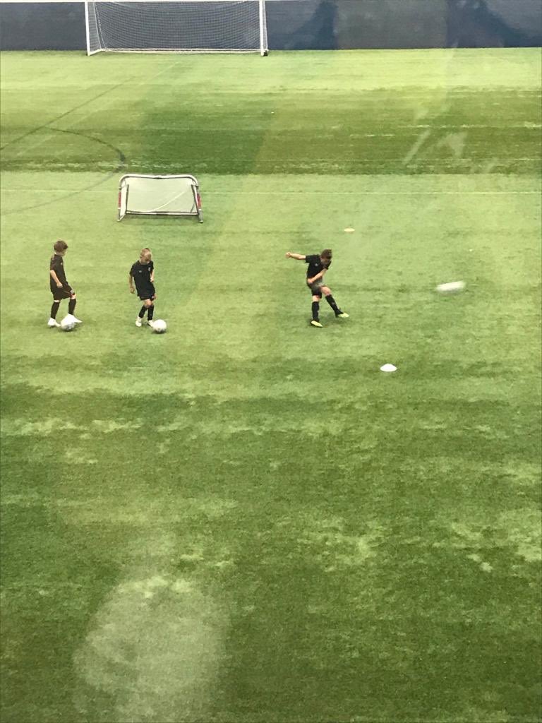 PeteSwift1's tweet photo. Well today has been good, thankfully #hardyout has happened and the complete twat has nothing to do with #Notts anymore . I’m in London for a relaxing weekend and my son started at #Hearts #HMFC tonight. Happy Friday 🍺🍺 https://t.co/3jvASxsRPM